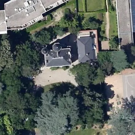 Chateau Grandclement Lyon Villeurbanne Niveau Rdc - Tresor Cache En Ville Avec Vue Piscine Et Parc Villeurbanne